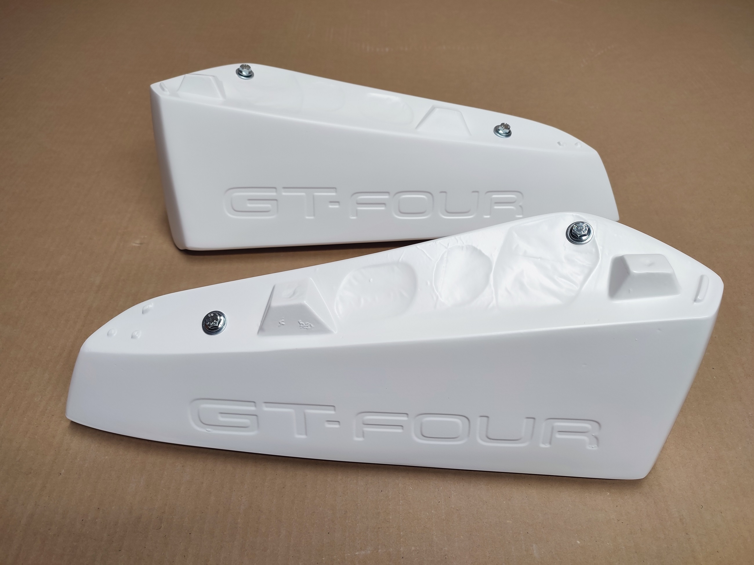 GT-four riser blocks white