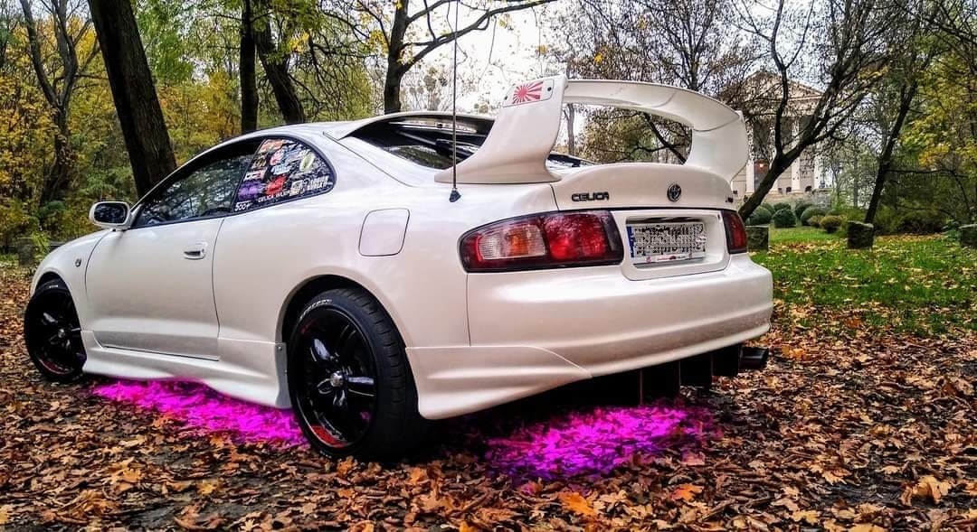 TRD style trunk spoiler painted alternate view 2